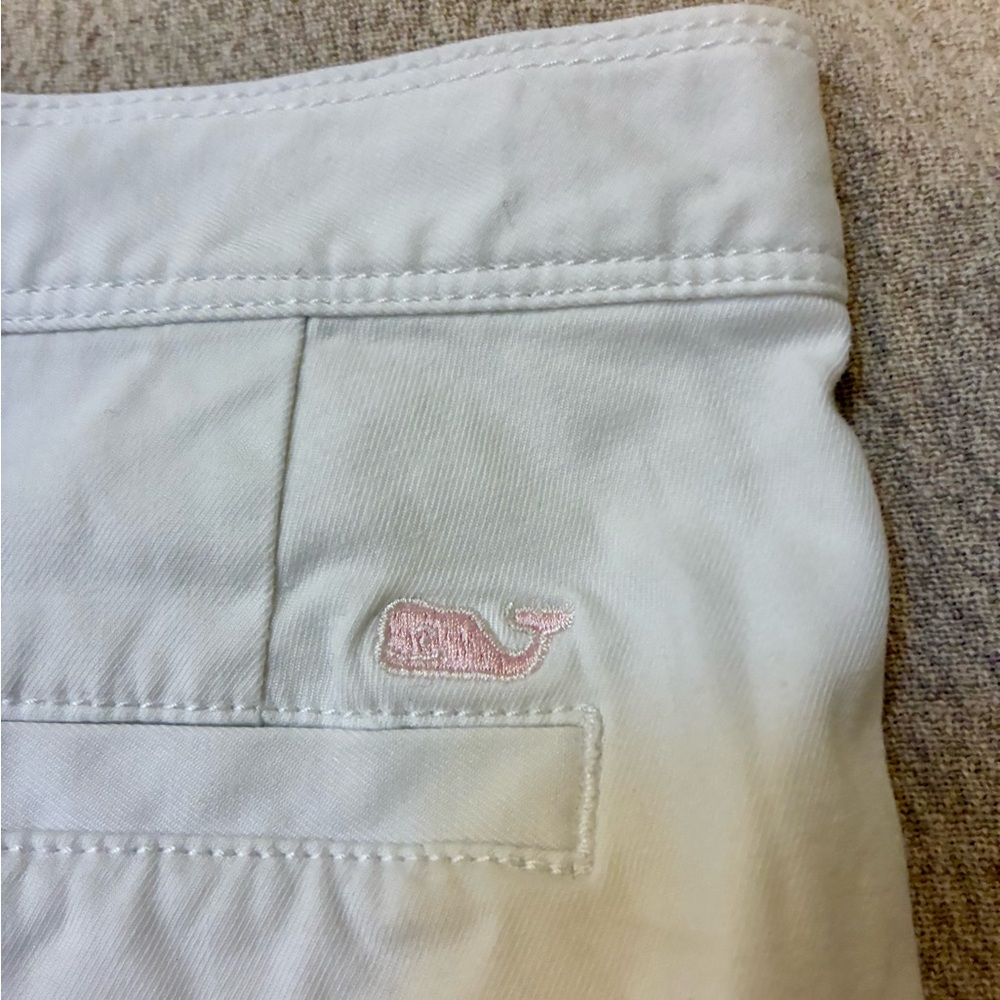White Vineyard Vines shorts size 6